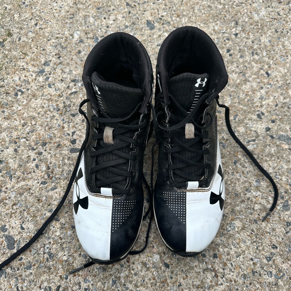 Under Armour Renegade RM Mid Football Cleats Black White Mens 8